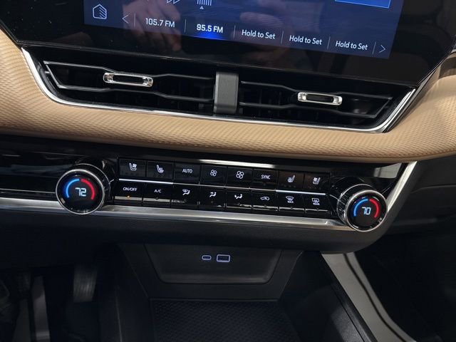 Used 2026 Chevrolet Equinox ACTIV w/ Convenience Package III image 26