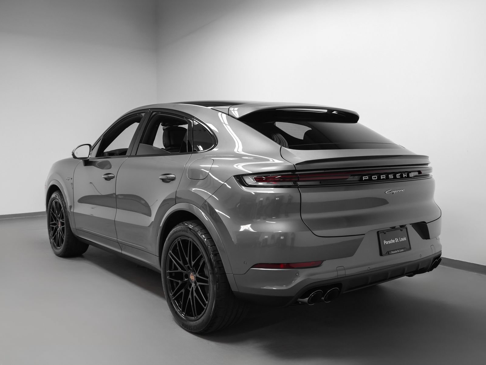 New 2026 Porsche Cayenne E-Hybrid Coupe AWD/4WD image 3