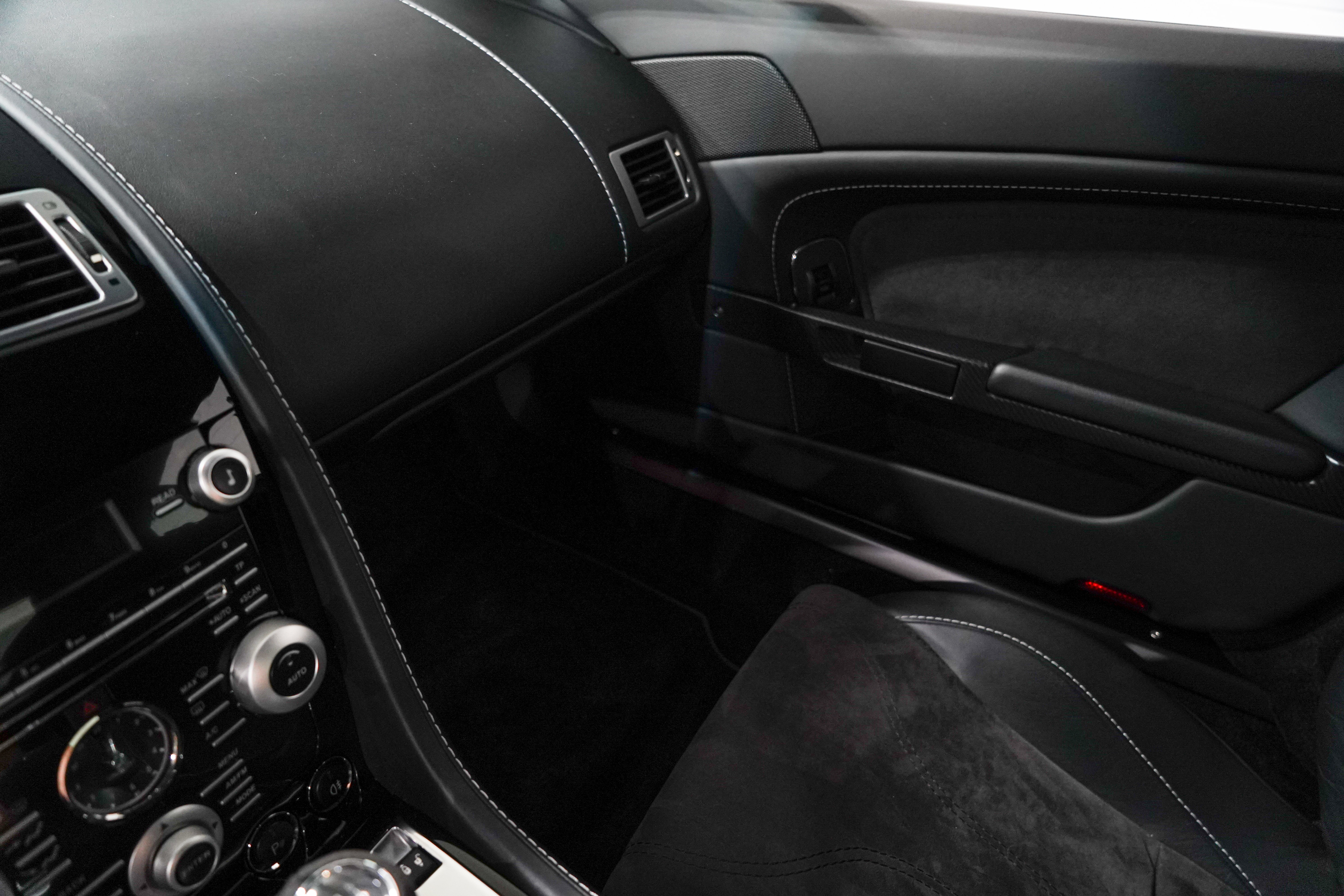 Used 2011 Aston Martin V12 Vantage Carbon Black RWD image 14