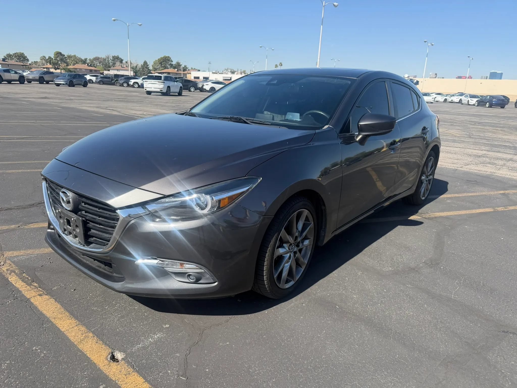 Used 2018 MAZDA MAZDA3 Grand Touring FWD image 2