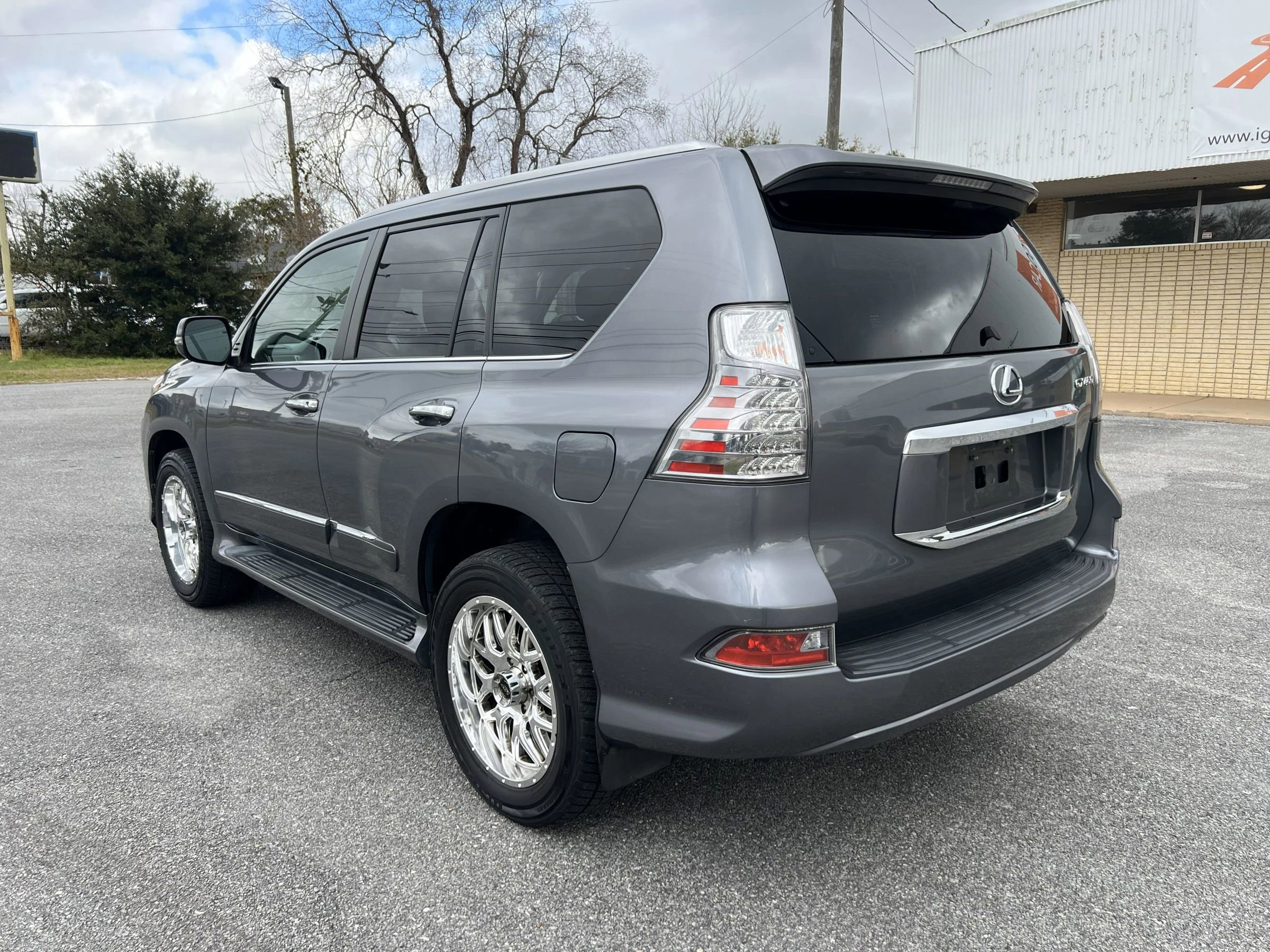 Used 2015 Lexus GX 460 image 7