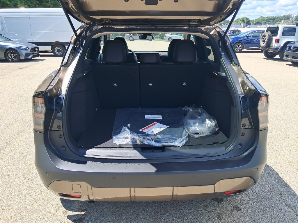 New 2026 Nissan Kicks SR w/ Cold Weather Package AWD/4WD image 24