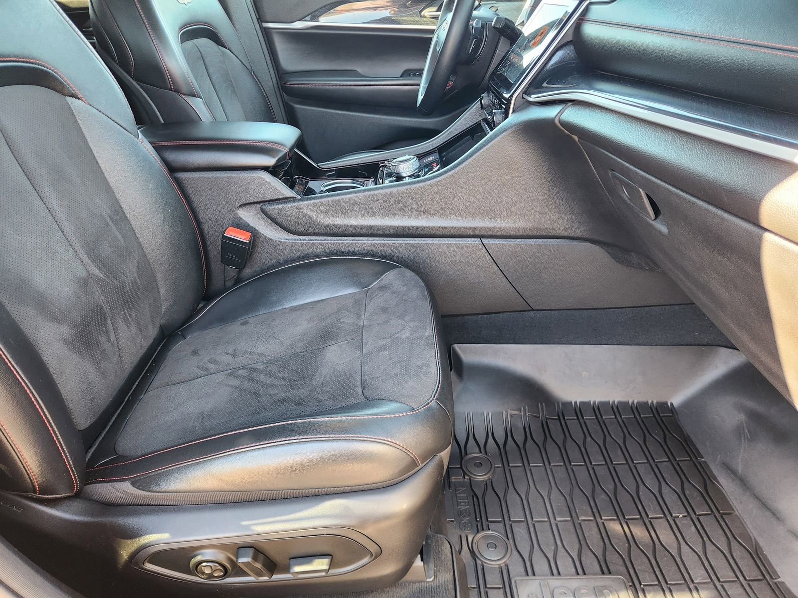 Used 2022 Jeep Grand Cherokee Trailhawk image 17