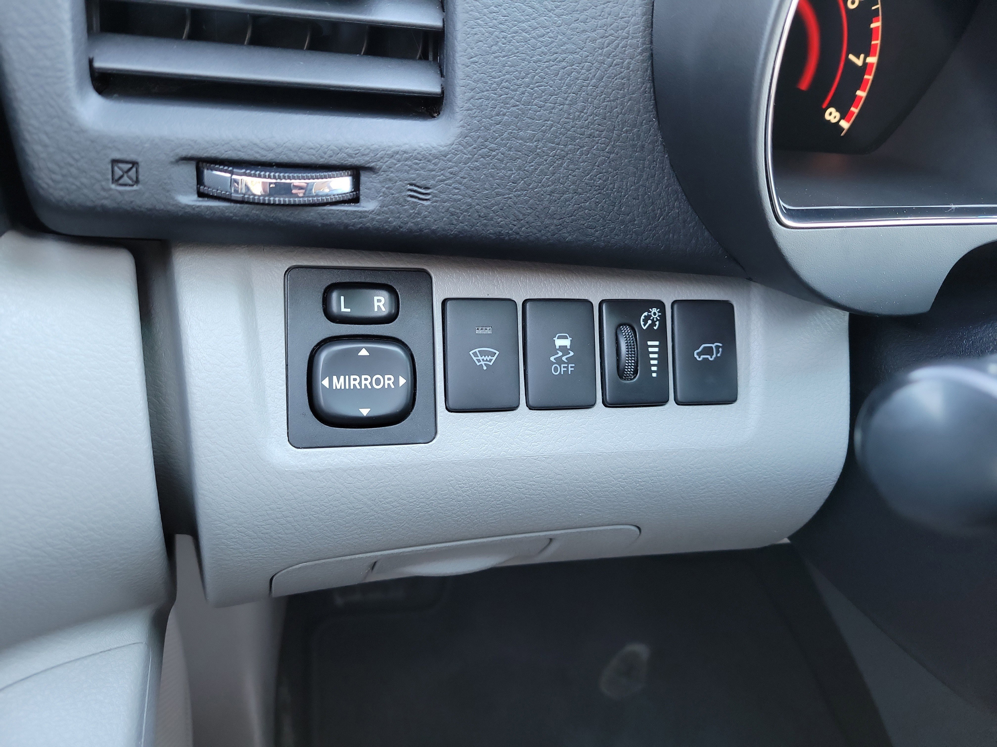 Used 2011 Toyota Highlander Limited image 24