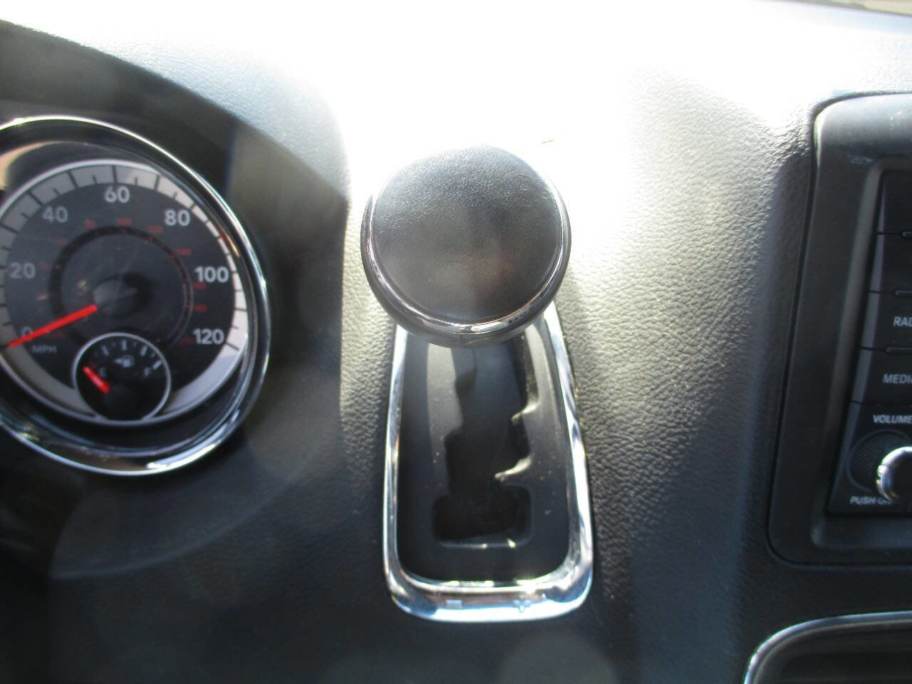 Used 2018 Dodge Grand Caravan SXT image 22