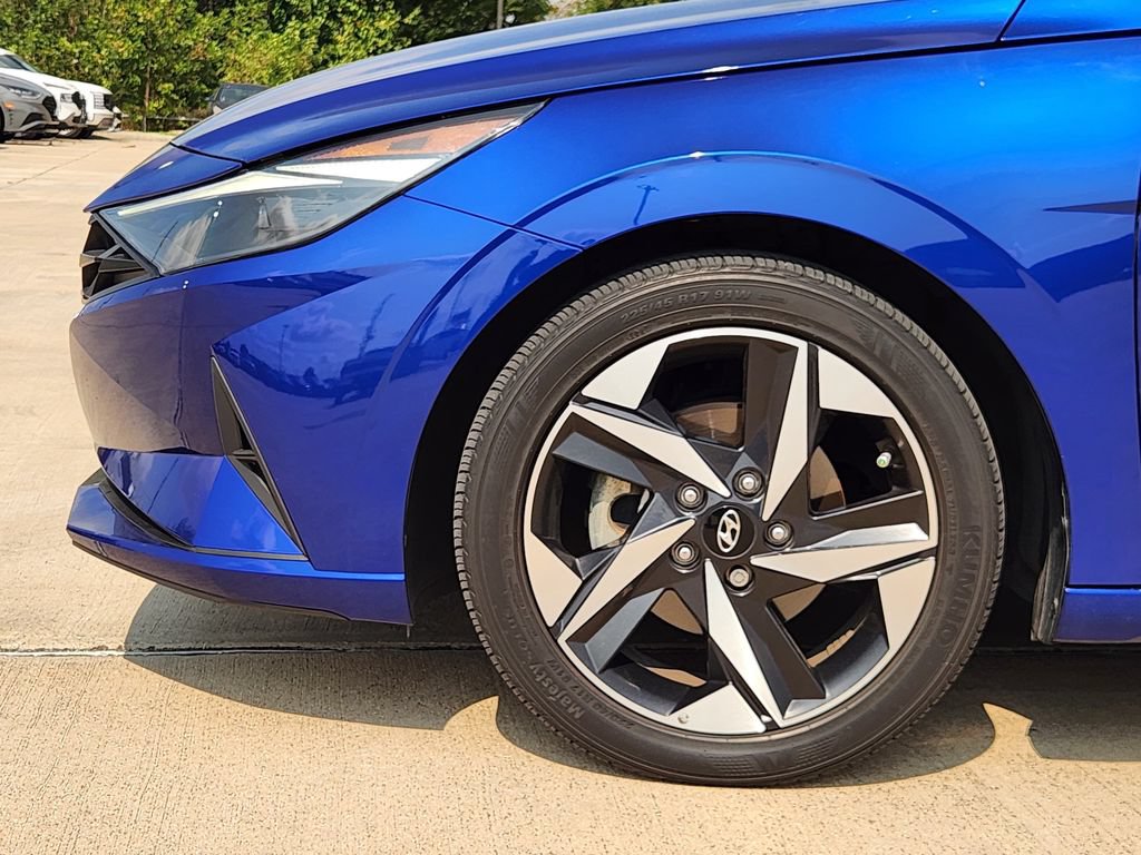 Used 2023 Hyundai Elantra SEL w/ Convenience Package FWD image 9