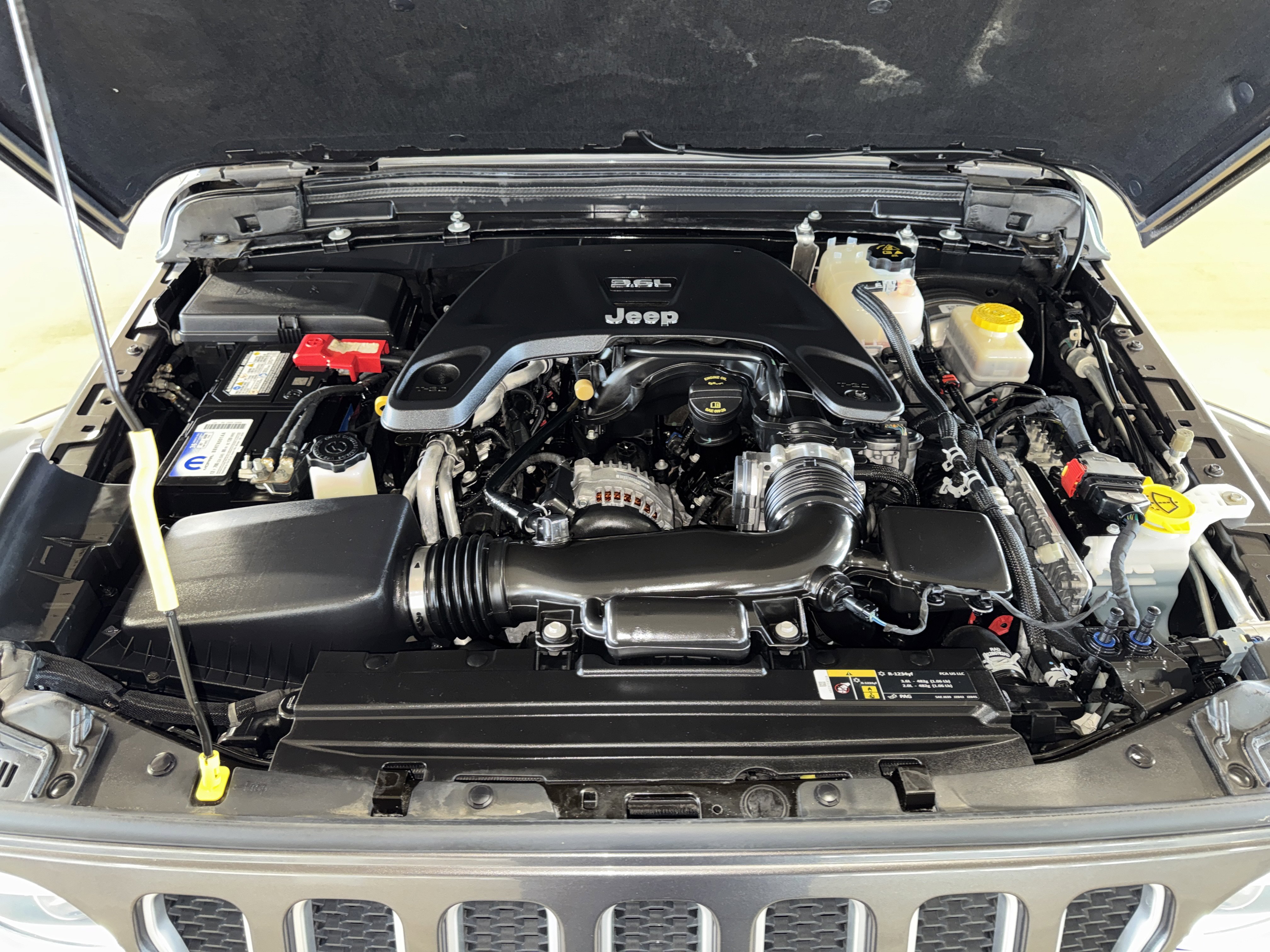 Used 2019 Jeep Wrangler Unlimited Sahara image 33