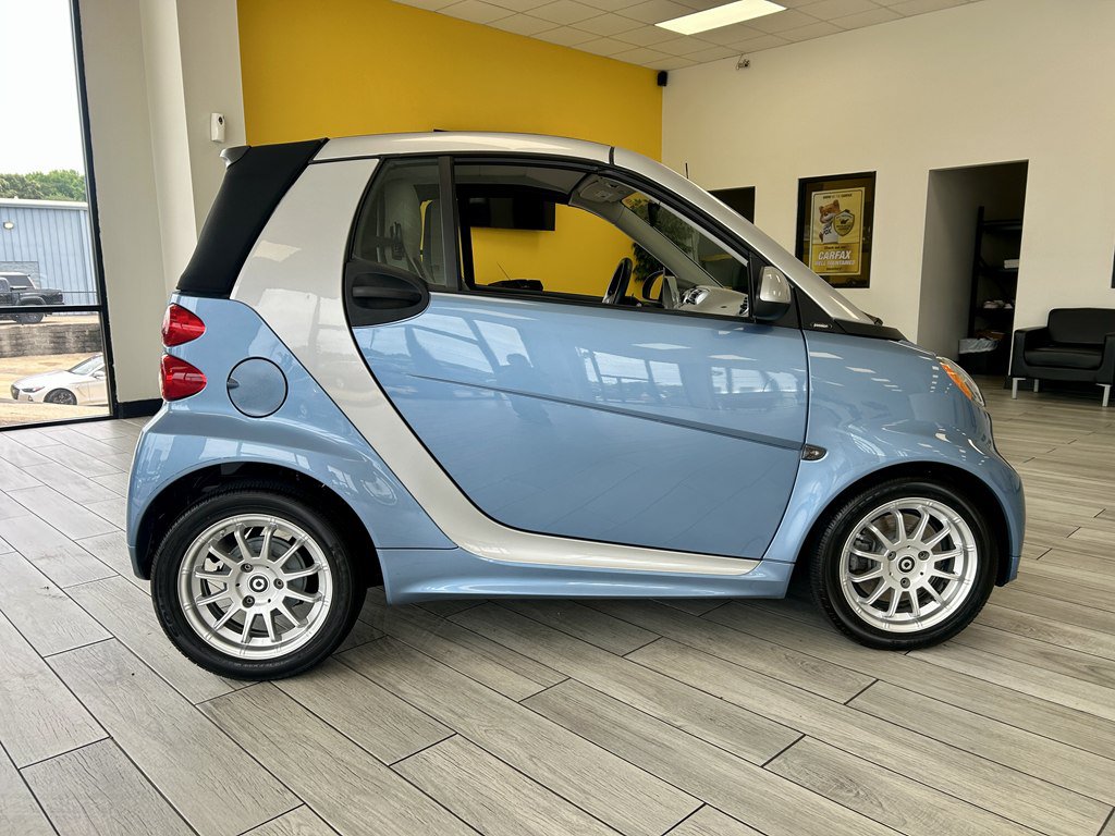 Used 2013 smart fortwo passion RWD image 5