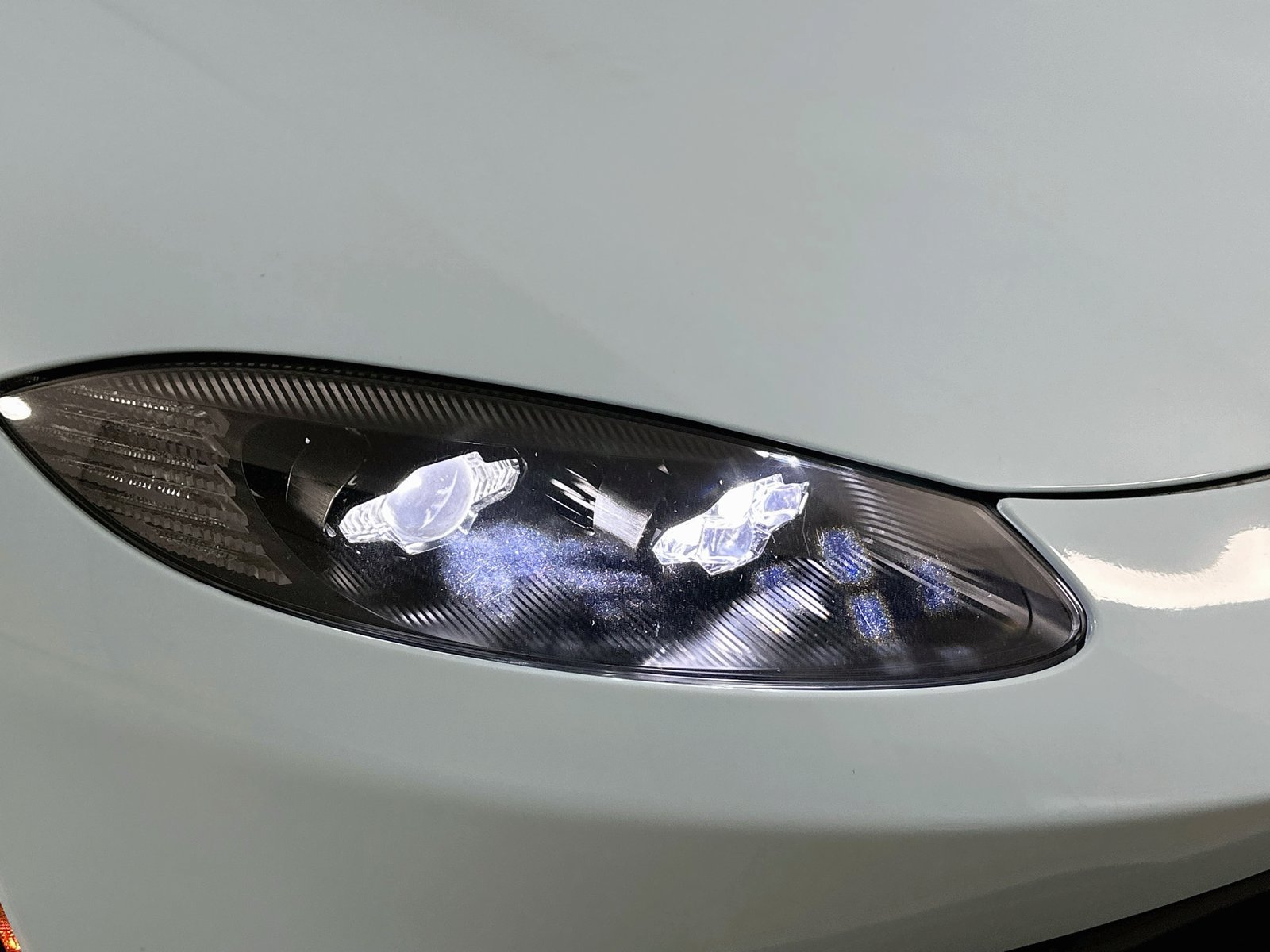 Used 2019 Aston Martin V8 Vantage Coupe RWD image 9