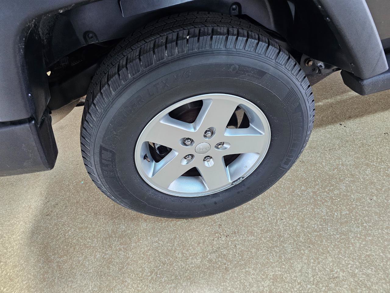 Used 2016 Jeep Wrangler Sport AWD/4WD image 32