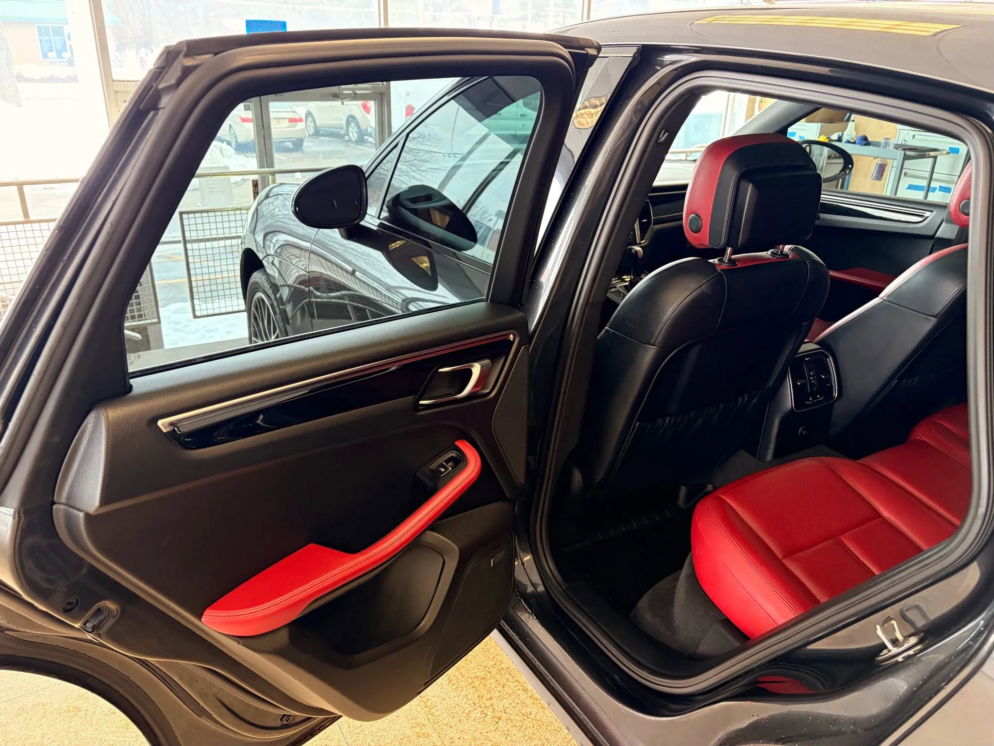 Used 2017 Porsche Macan S image 13