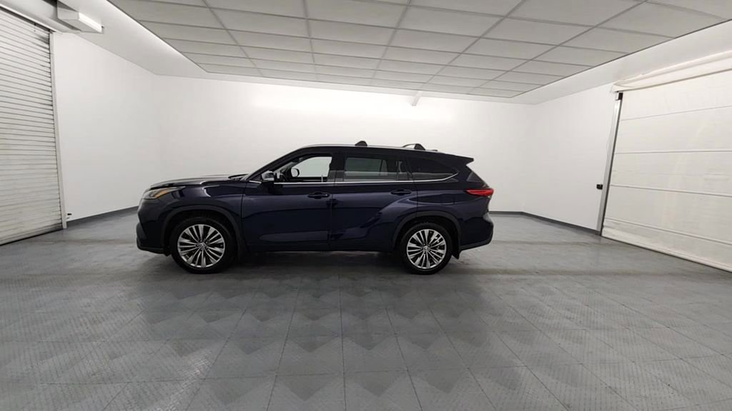 Used 2021 Toyota Highlander Limited image 5