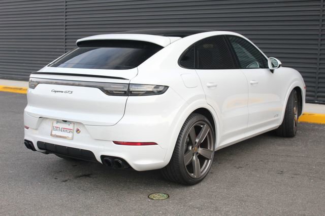 Used 2021 Porsche Cayenne GTS w/ Premium Package image 8