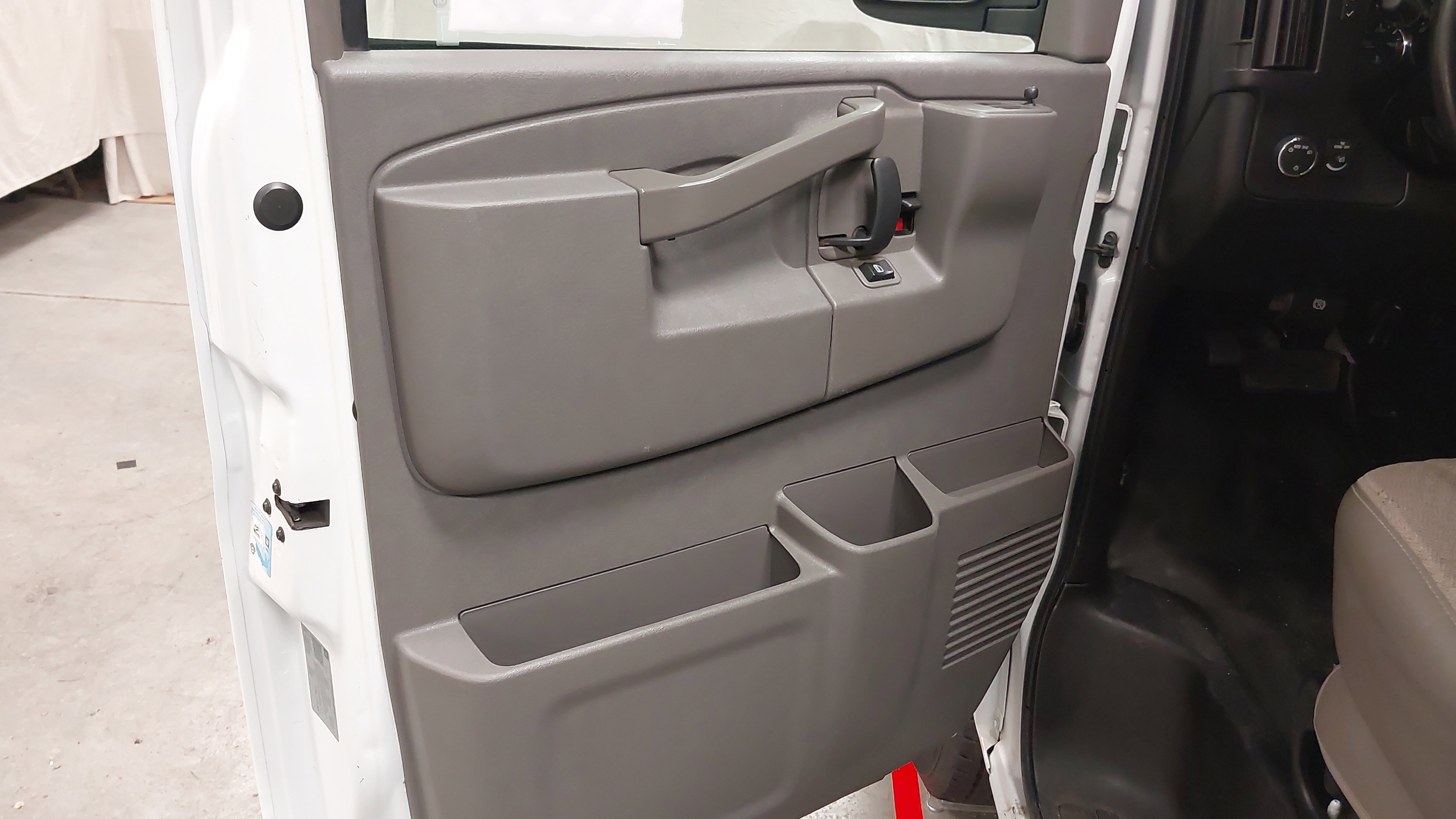 Used 2020 Chevrolet Express 2500 w/ Driver Convenience Package image 24