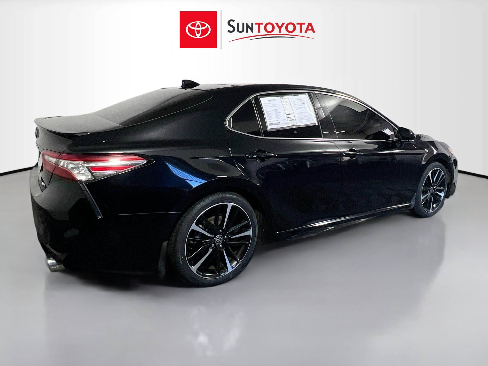 Used 2020 Toyota Camry XSE image 4