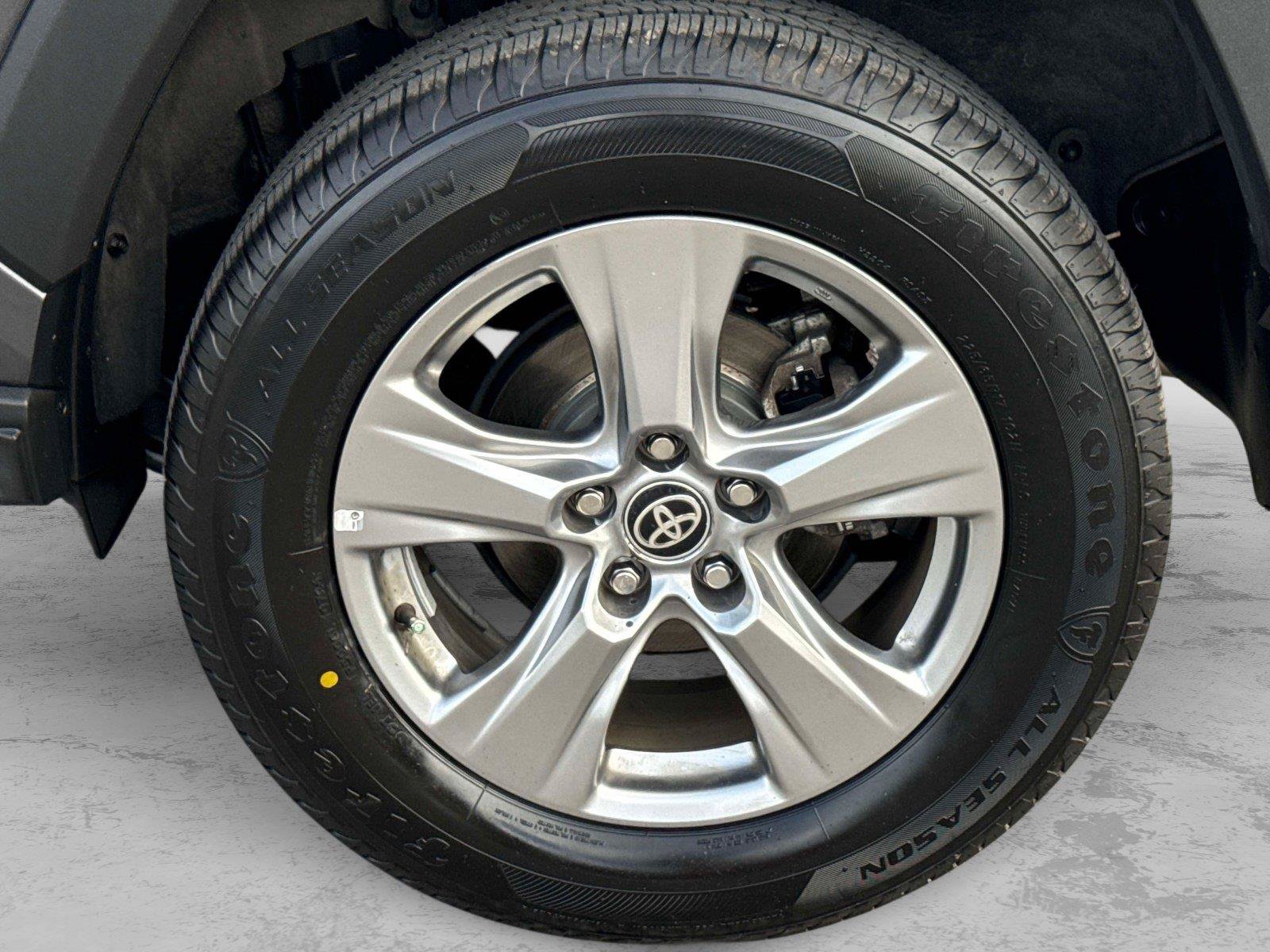 Used 2024 Toyota RAV4 XLE FWD image 9
