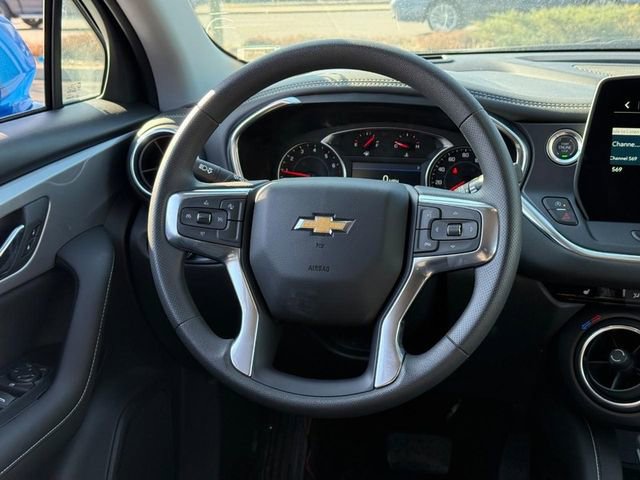Used 2025 Chevrolet Blazer LT image 13