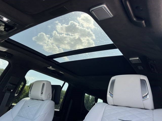 New 2026 Cadillac Escalade ESV Platinum Luxury AWD/4WD image 22