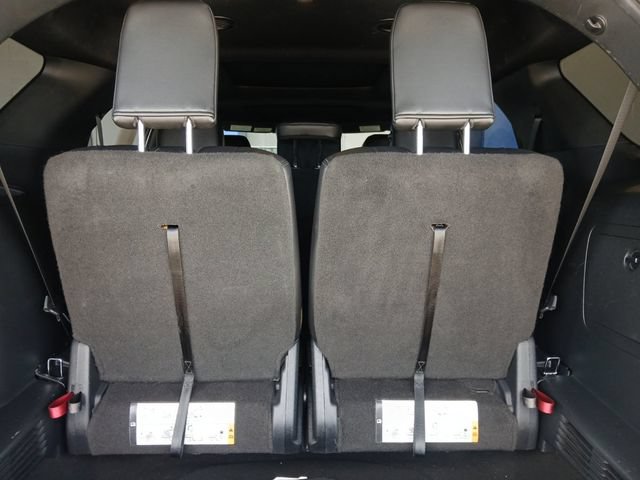 Used 2017 Ford Explorer XLT w/ Equipment Group 202A AWD/4WD image 6