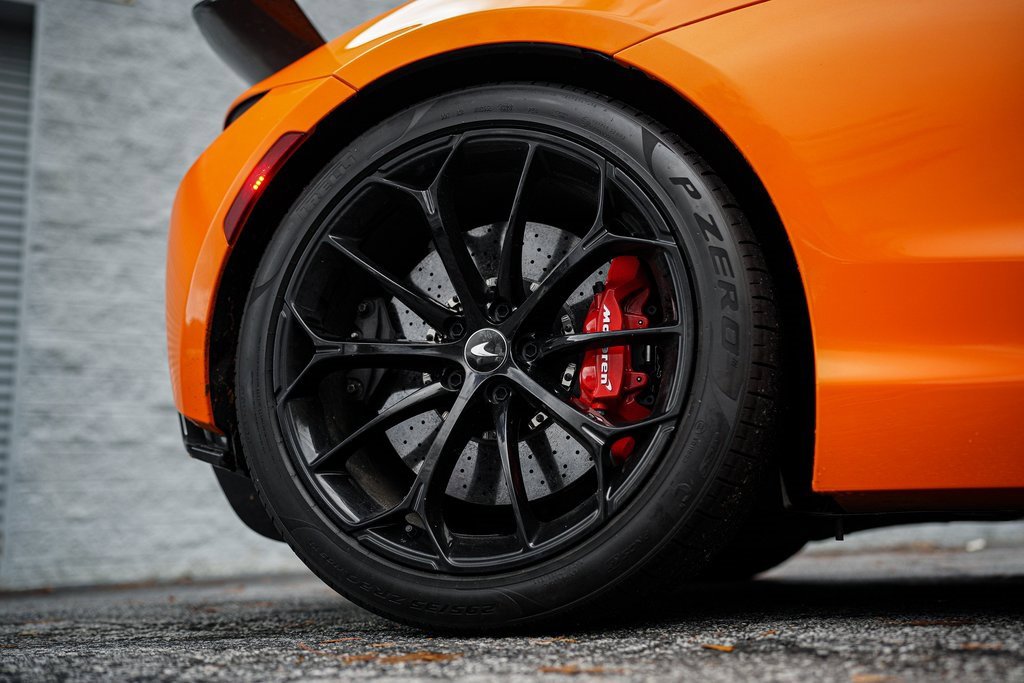 Used 2023 McLaren Artura image 21