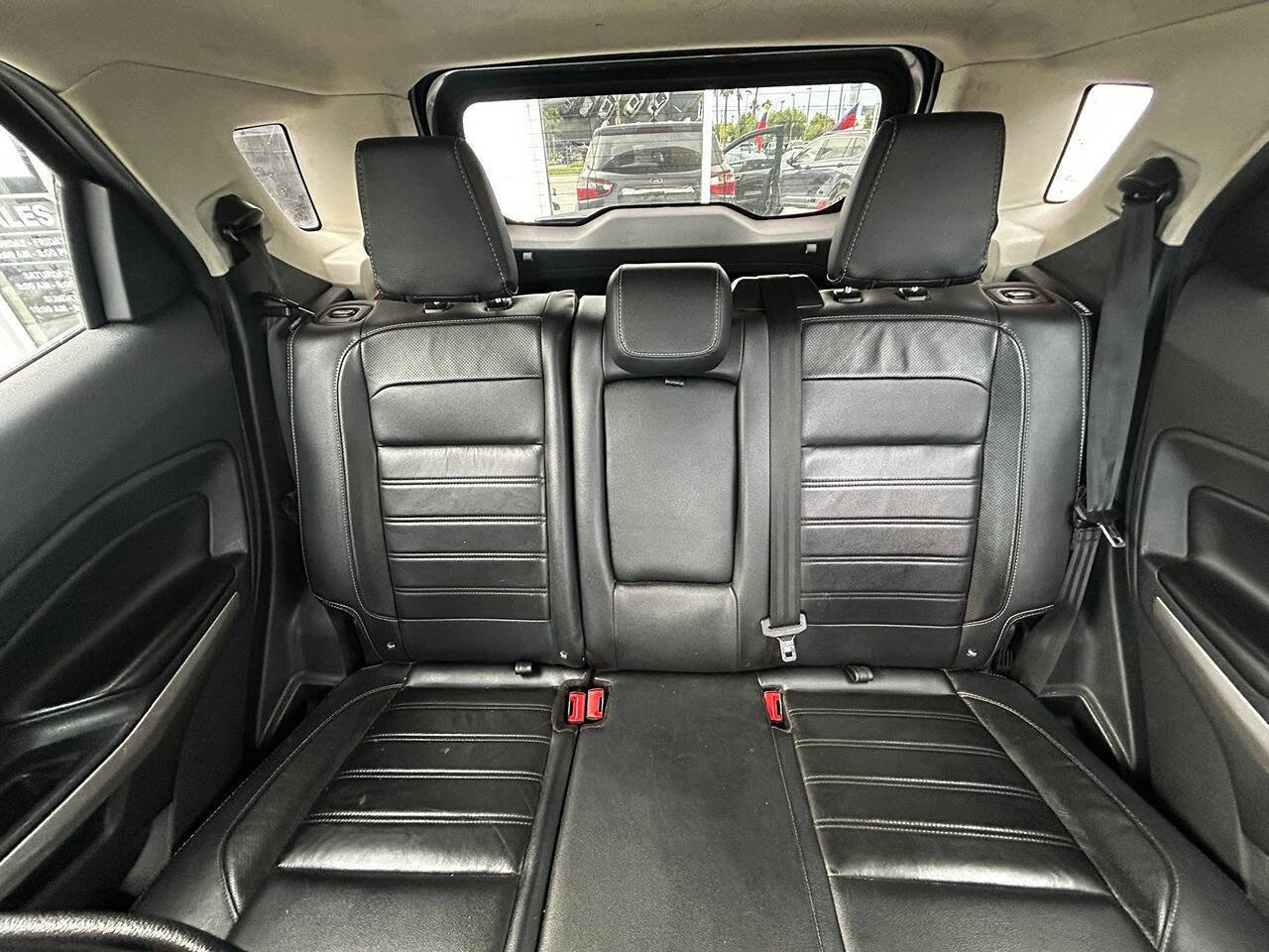 Used 2020 Ford EcoSport Titanium image 2