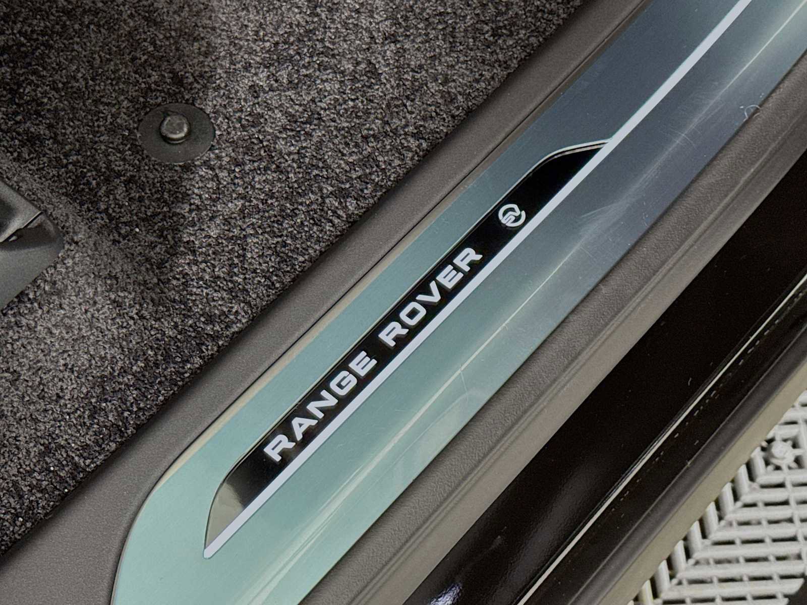 New 2026 Land Rover Range Rover SV image 38