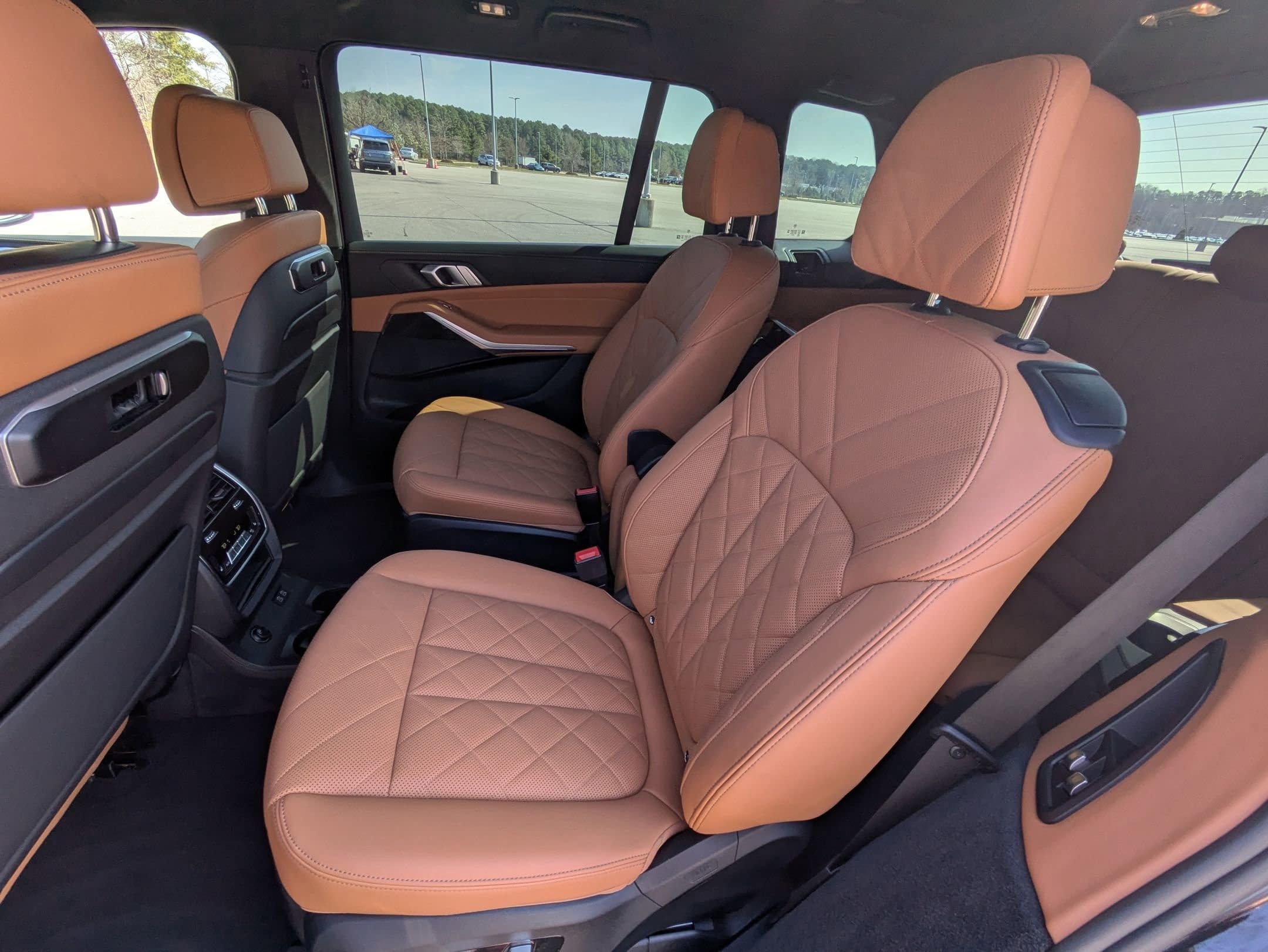 Used 2024 BMW X7 xDrive40i w/ M Sport Package image 24