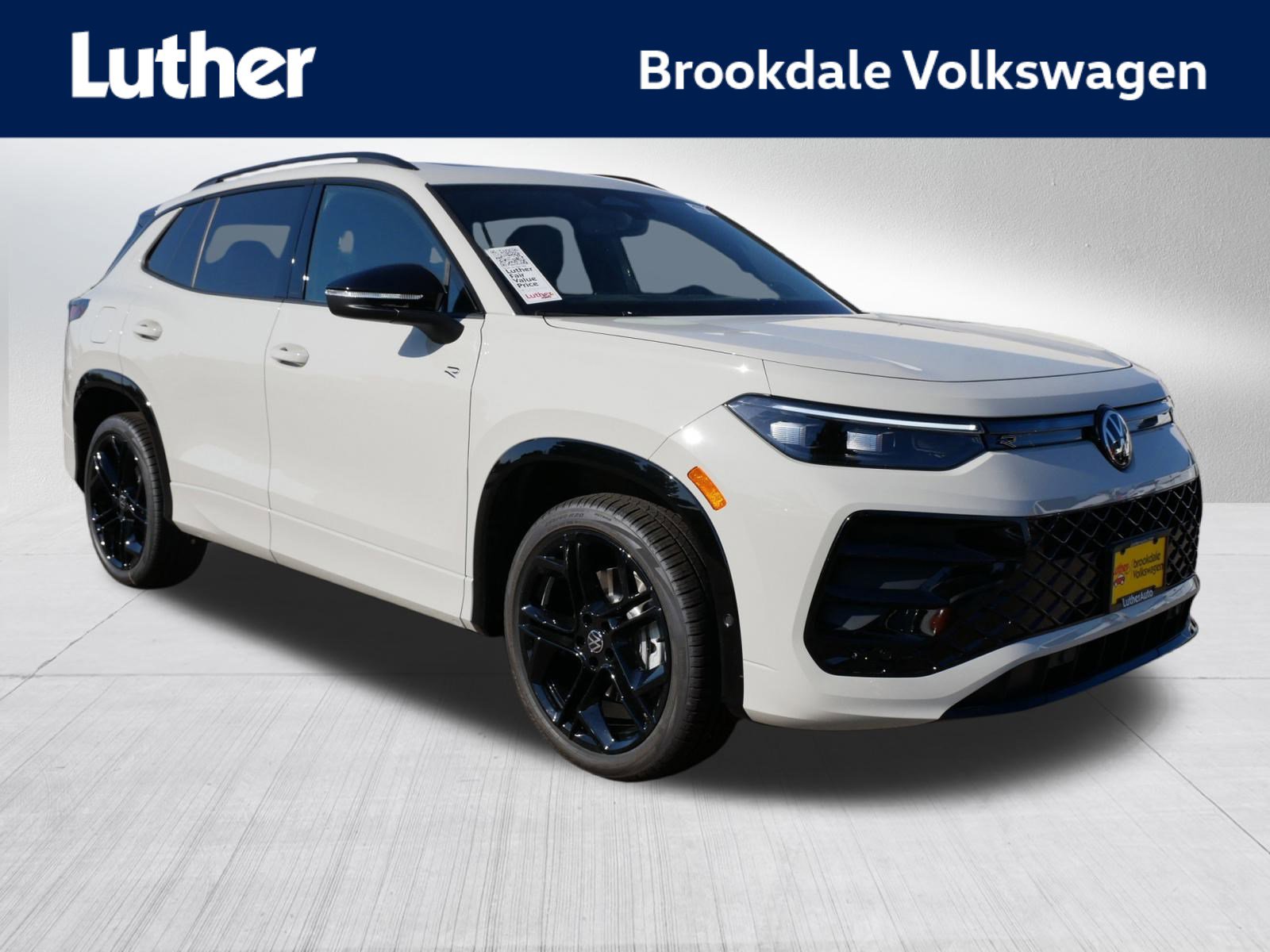New 2025 Volkswagen Tiguan SE R-Line