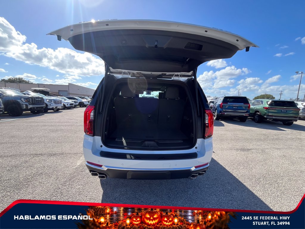New 2026 GMC Yukon Denali w/ Denali Reserve Package AWD/4WD image 17