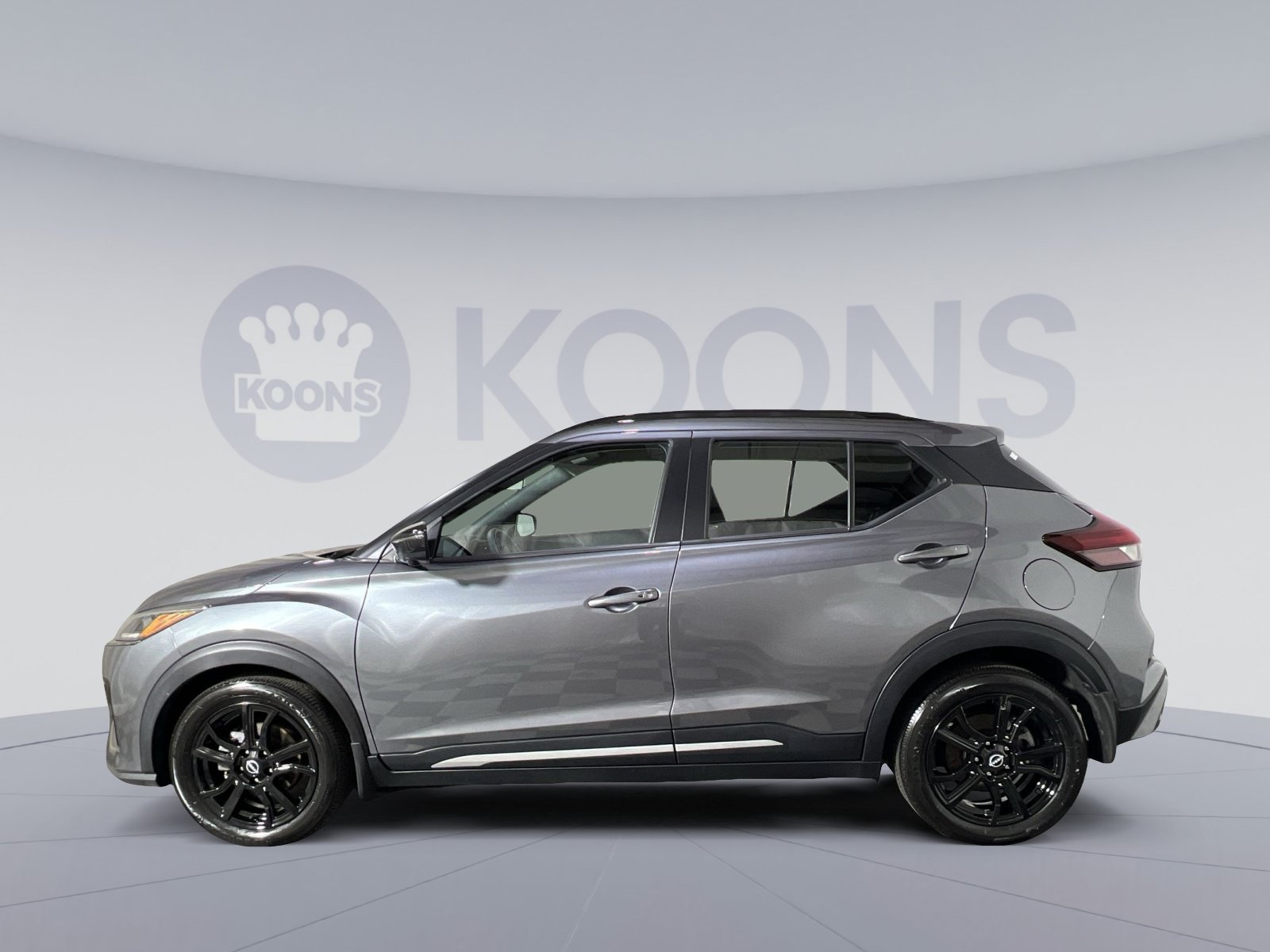 Used 2023 Nissan Kicks SR FWD image 2