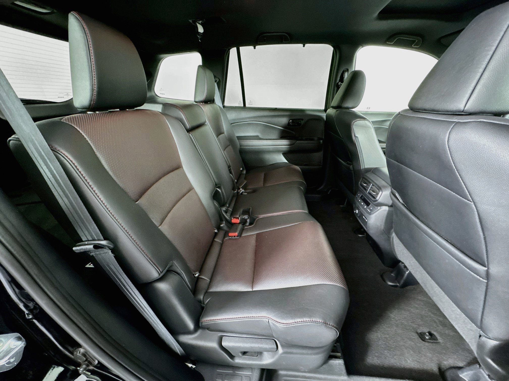 Certified 2025 Honda Passport Black Edition image 28