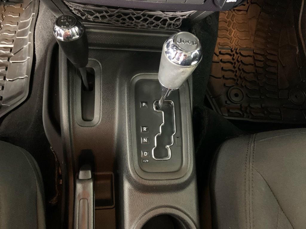 Used 2015 Jeep Wrangler Sport image 19