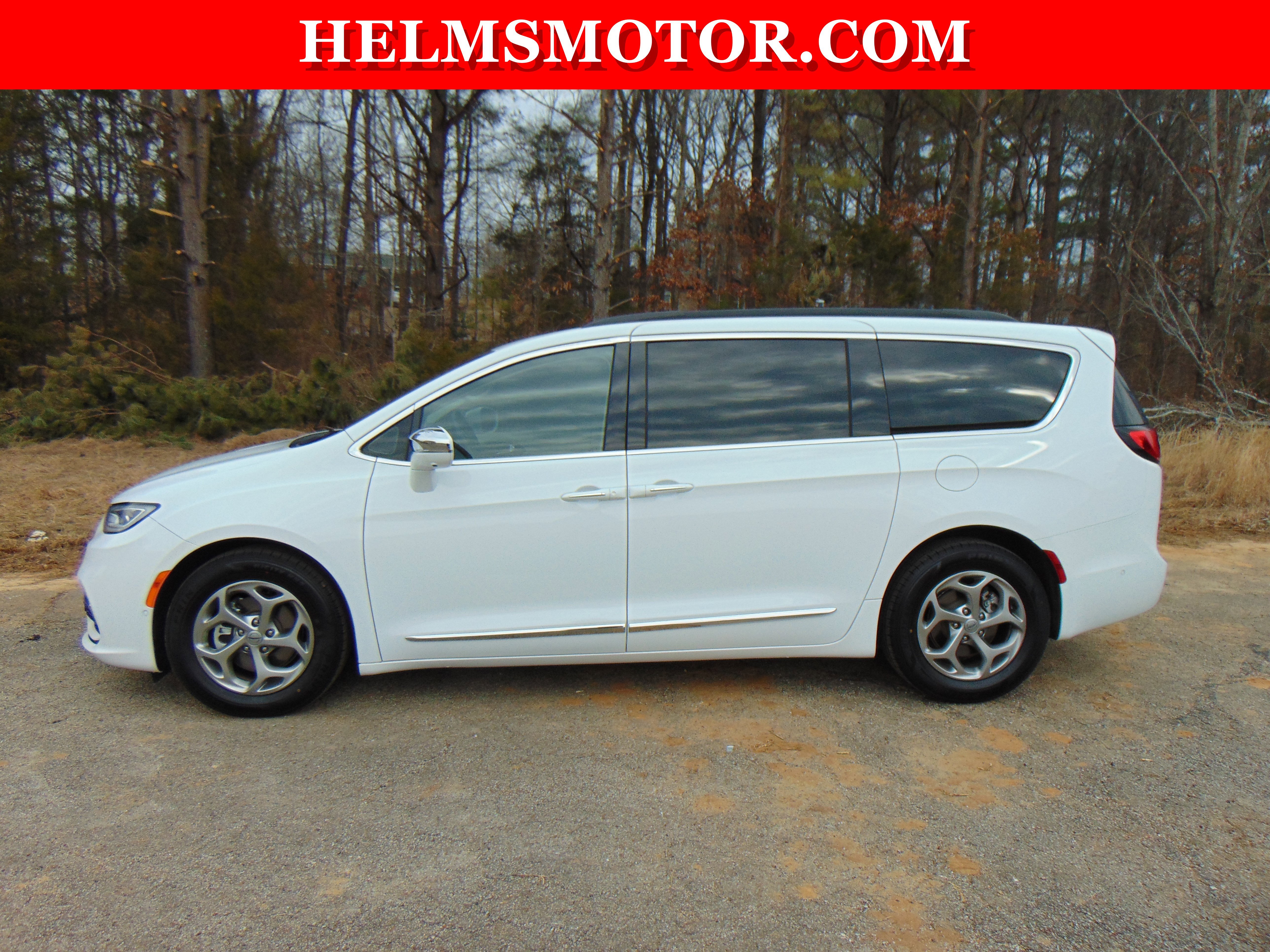 Certified 2022 Chrysler Pacifica Limited w/ Uconnect Theater Family Group image 3