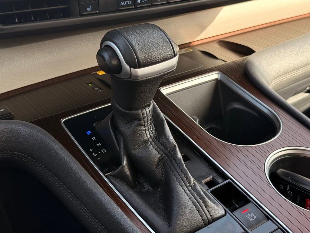 Used 2022 Toyota Sienna XLE w/ XLE Plus Package image 32