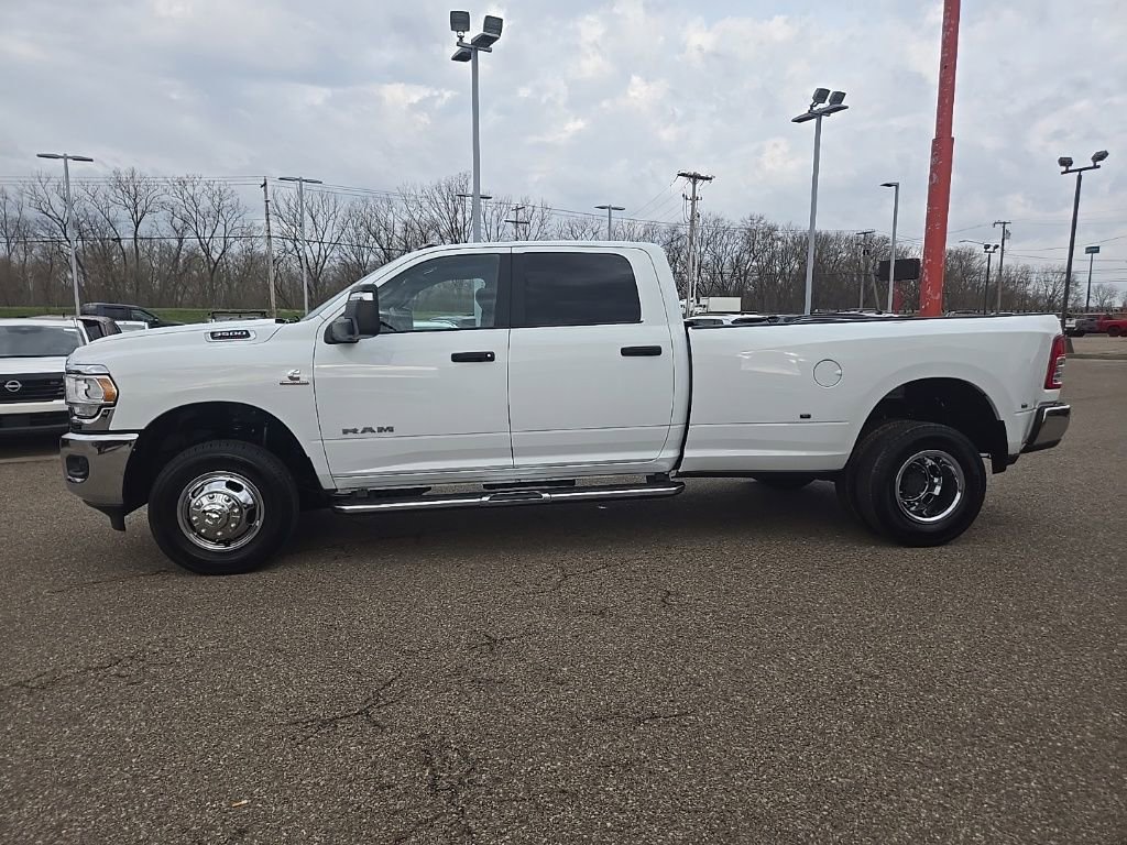 Used 2024 RAM 3500 Big Horn AWD/4WD image 4