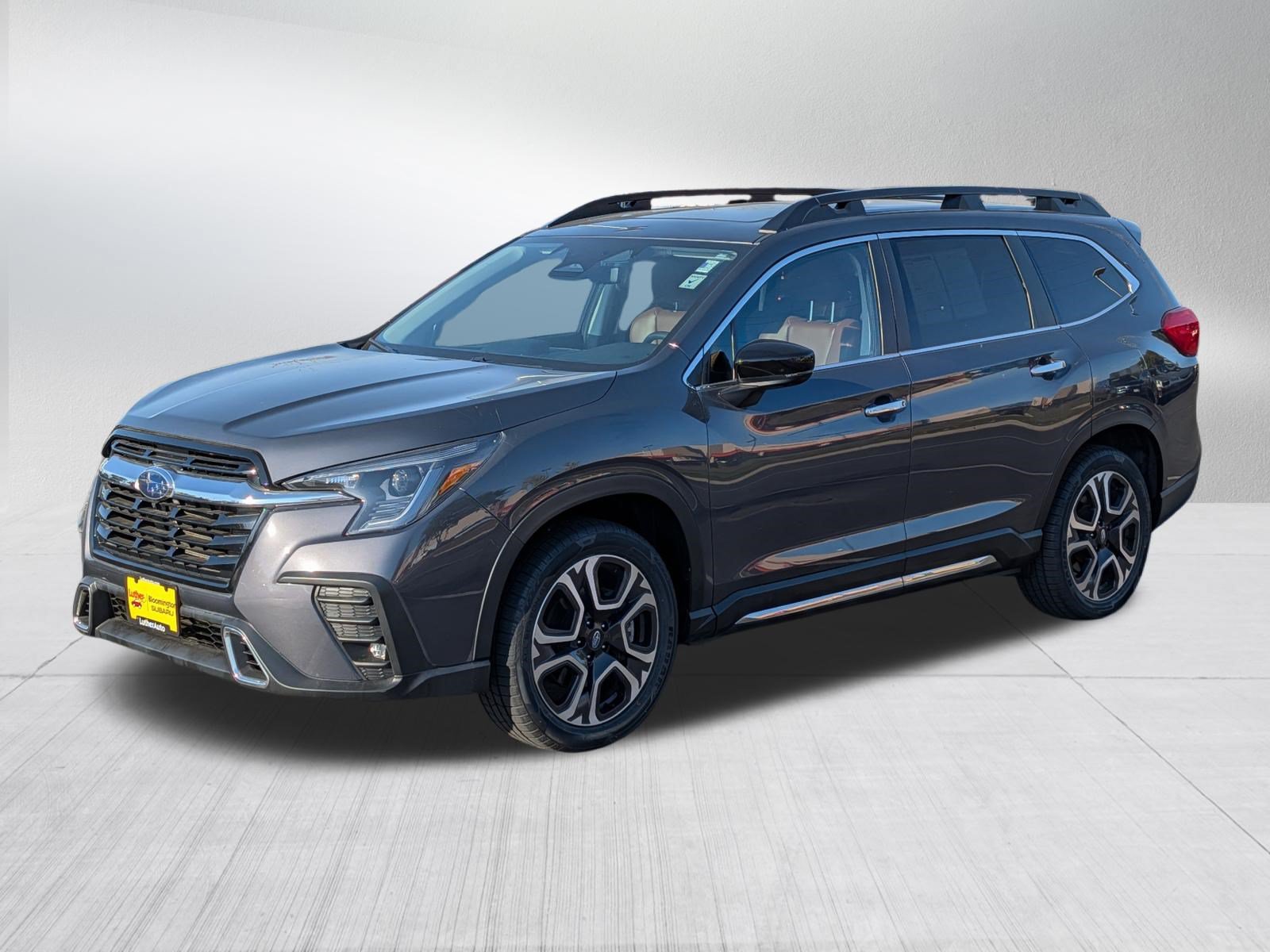 Used 2024 Subaru Ascent Touring AWD/4WD image 3