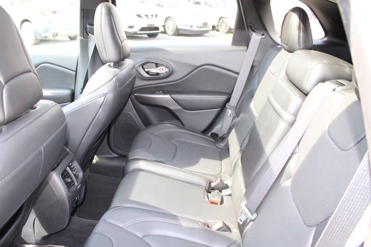 Used 2019 Jeep Cherokee Limited w/ Luxury Group AWD/4WD image 20