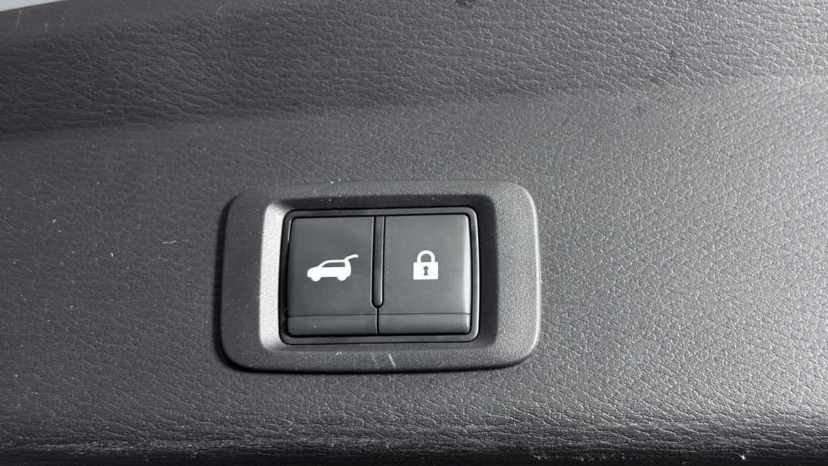 Used 2025 Mitsubishi Outlander SEL AWD/4WD image 35
