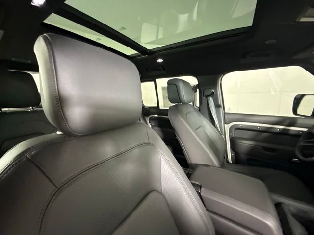 New 2026 Land Rover Defender 110 X-Dynamic SE AWD/4WD image 29