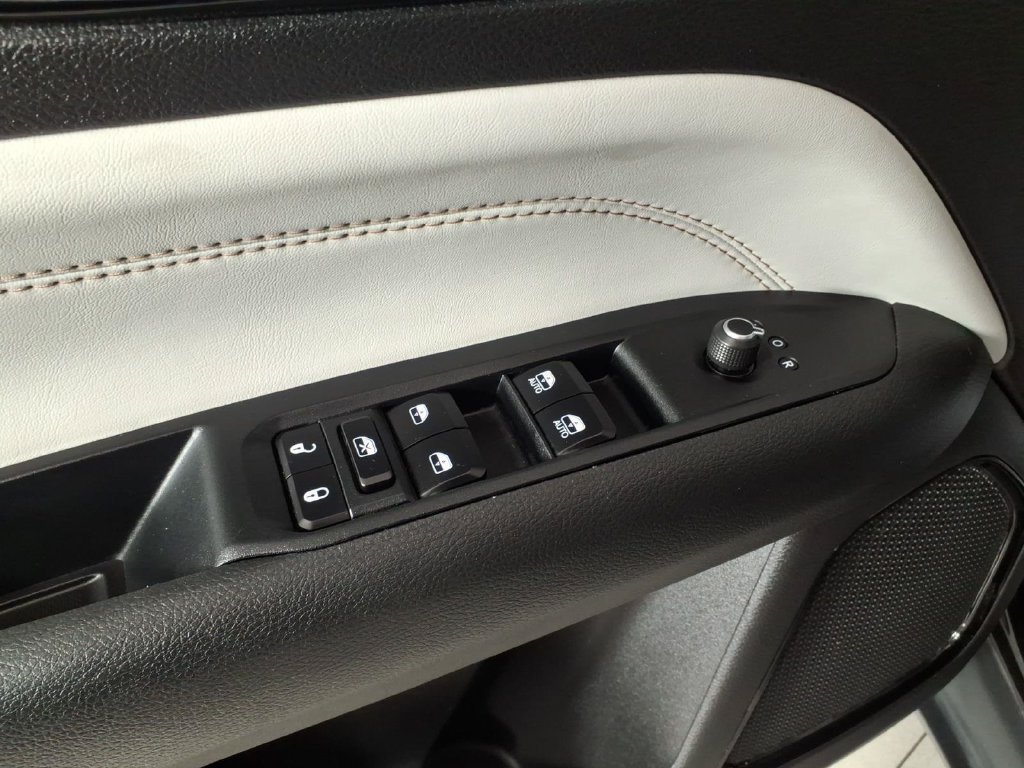 Used 2025 Jeep Compass Limited AWD/4WD image 15