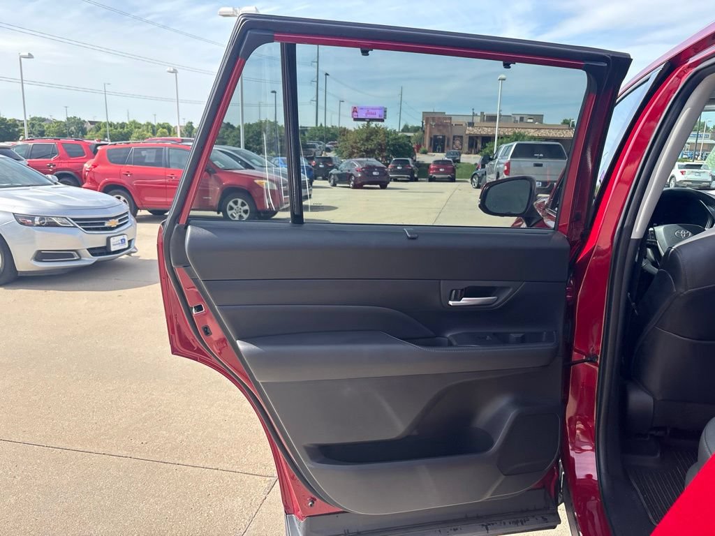 Used 2024 Toyota Grand Highlander AWD image 38