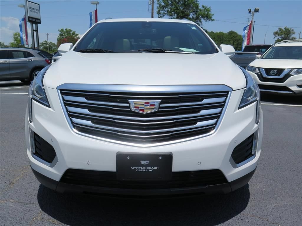 Used 2018 Cadillac XT5 Luxury w/ Driver Awareness Package FWD image 9