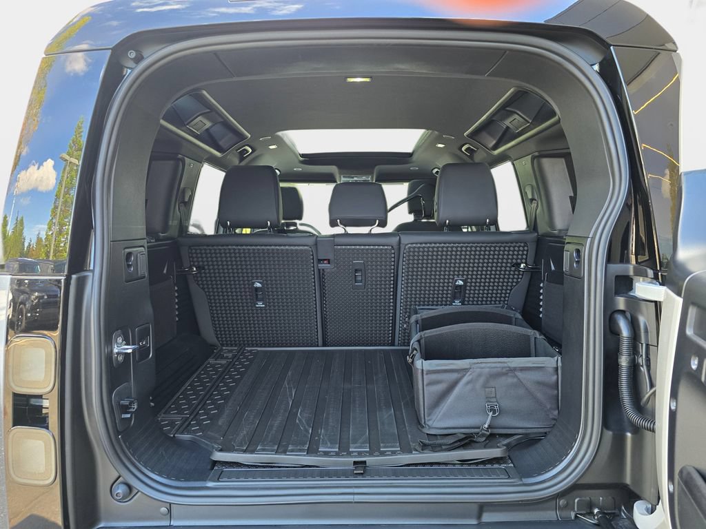 New 2026 Land Rover Defender 110 S AWD/4WD image 12