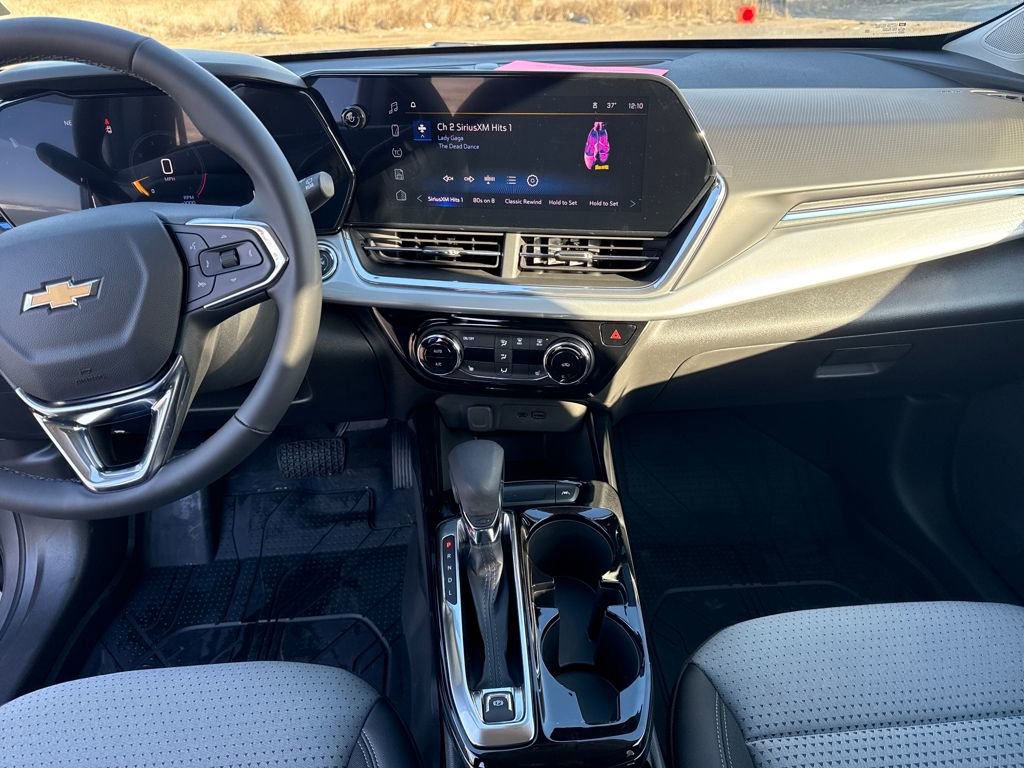 New 2025 Chevrolet Trax LT w/ LT Convenience Package image 15