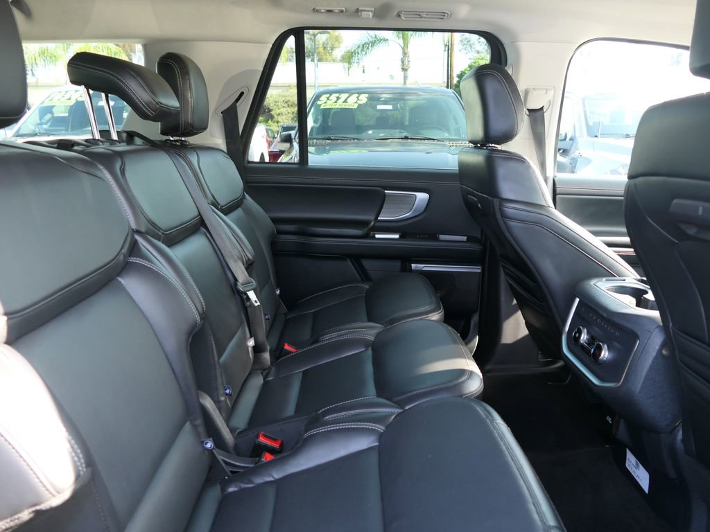 Used 2025 Ford Expedition Max Platinum AWD/4WD image 26