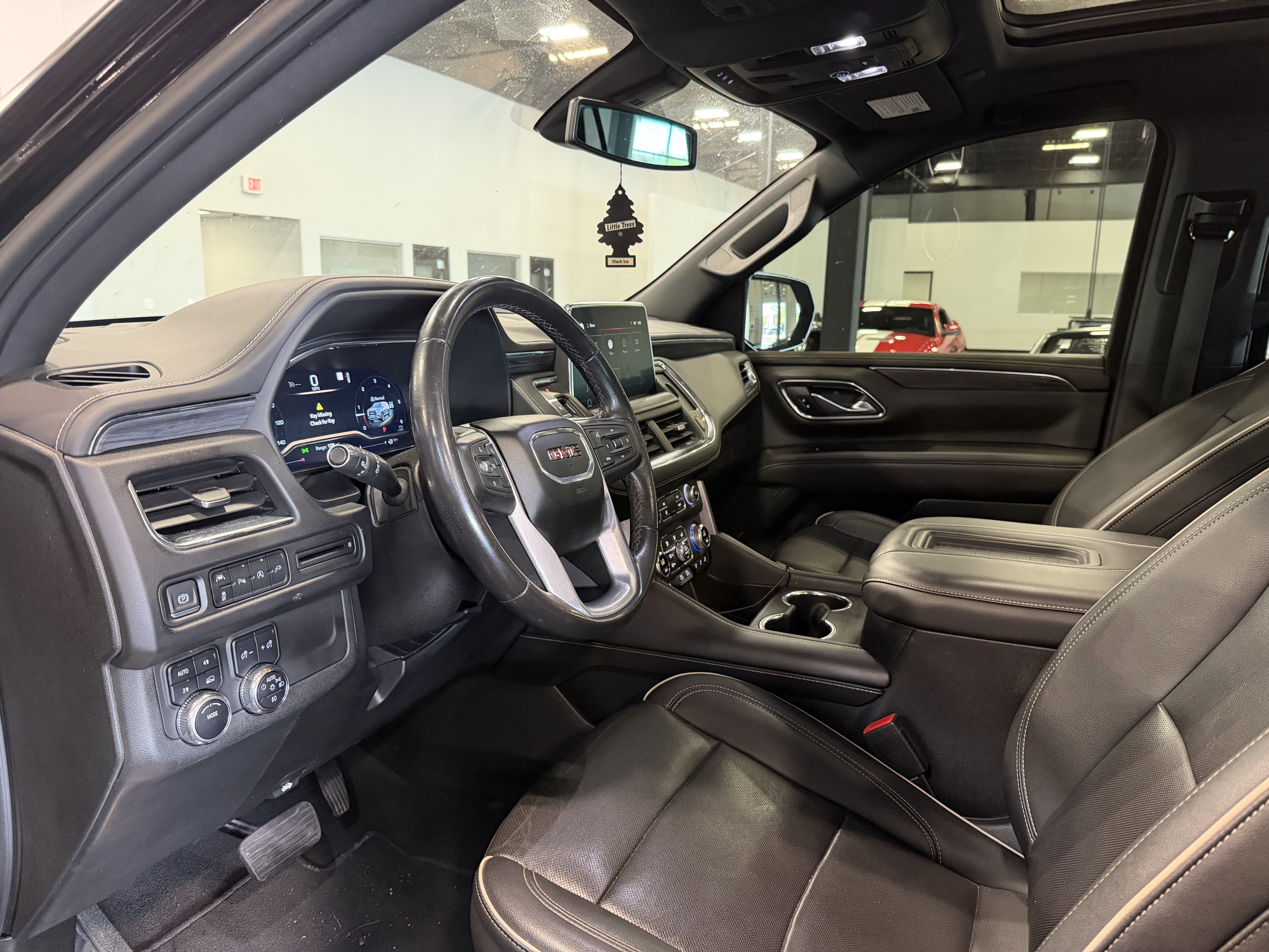 Used 2022 GMC Yukon SLT AWD/4WD image 4