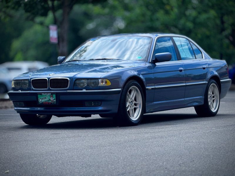 Used 2001 BMW 740i RWD image 3