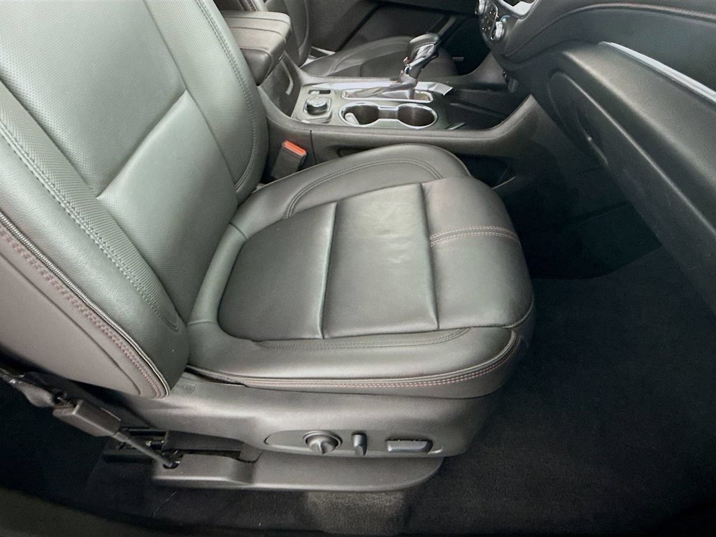 Used 2023 Chevrolet Traverse RS AWD/4WD image 42
