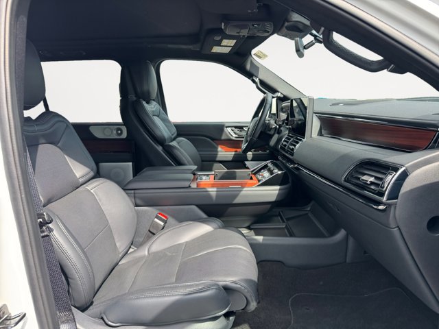 Used 2024 Lincoln Navigator L Reserve AWD/4WD image 19