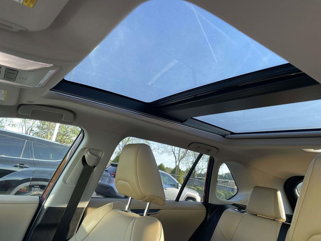 Used 2025 Toyota RAV4 Limited w/ Advanced Technology Package image 31